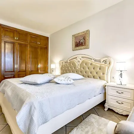 Elite Palace Appartement *