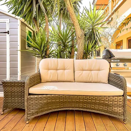 Elite Palace アパート