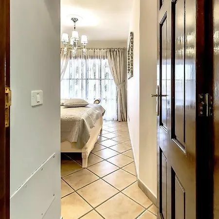 Elite Palace * アデヘ